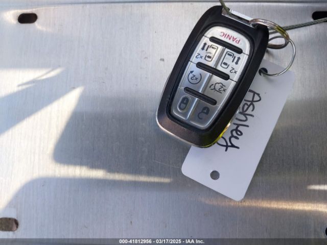 2019 CHRYSLER PACIFICA 2C4RC1BG7KR554739 Photo 10