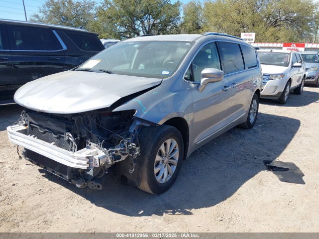2019 CHRYSLER PACIFICA 2C4RC1BG7KR554739 Photo 1