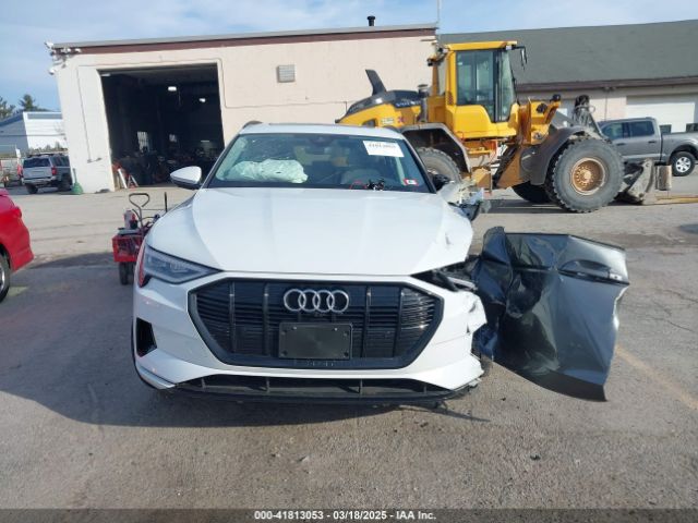 WA1AAAGE2NB040546 Audi E-tron Premium Quattro