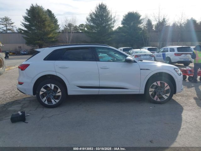 WA1AAAGE2NB040546 Audi E-tron Premium Quattro