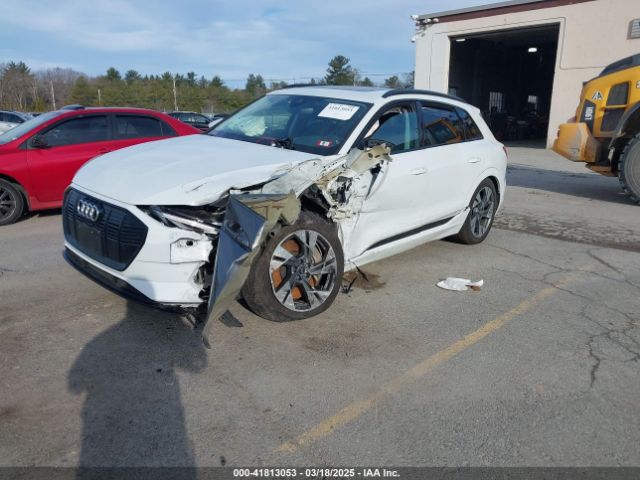WA1AAAGE2NB040546 Audi E-tron Premium Quattro