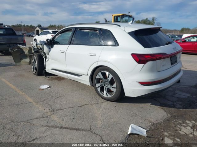WA1AAAGE2NB040546 Audi E-tron Premium Quattro