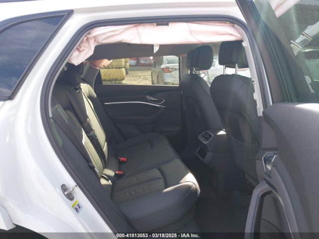 WA1AAAGE2NB040546 Audi E-tron Premium Quattro