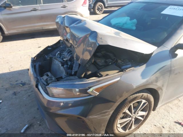 3KPF24AD8RE770626 KIA Forte Lxs