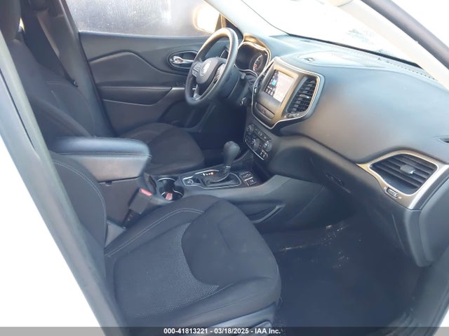 1C4PJLCB1KD128463 Jeep Cherokee Latitude Fwd