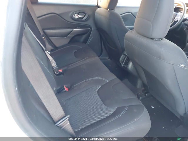 1C4PJLCB1KD128463 Jeep Cherokee Latitude Fwd