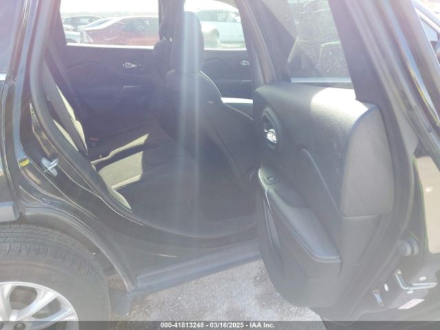 1C4PJLCB7KD331955 Jeep Cherokee Latitude Fwd