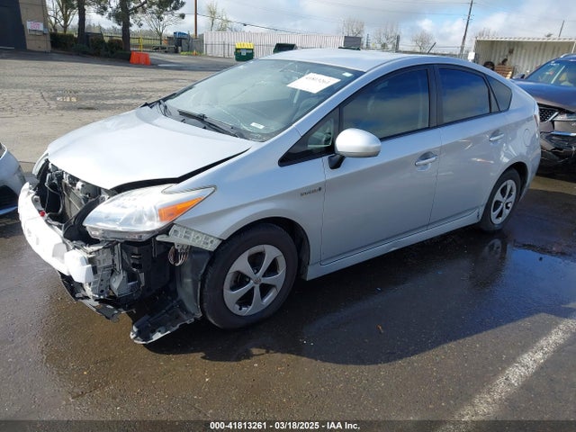 Toyota Prius Two 2015 JTDKN3DU8F1933916 Image 2