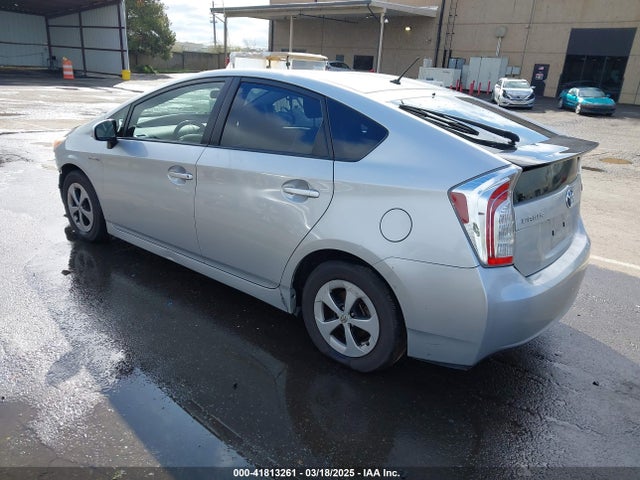 Toyota Prius Two 2015 JTDKN3DU8F1933916 Image 3