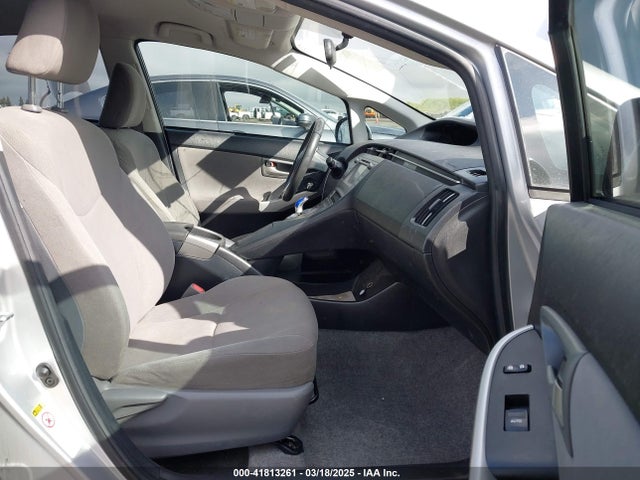 Toyota Prius Two 2015 JTDKN3DU8F1933916 Image 5