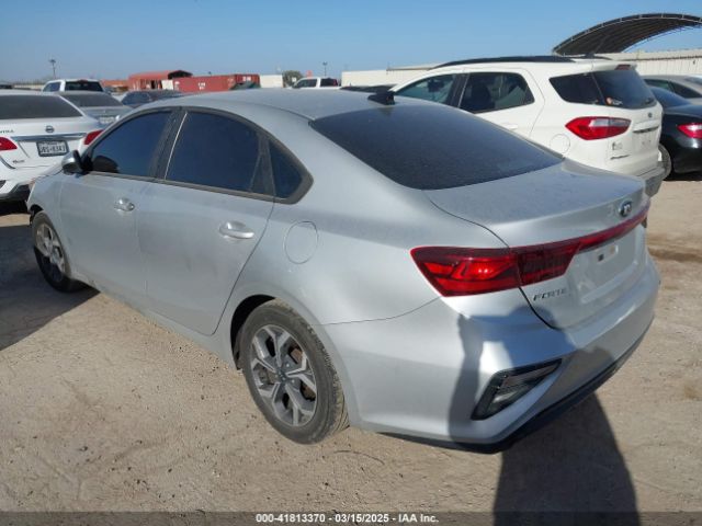 3KPF24AD7KE059814 KIA Forte Lxs