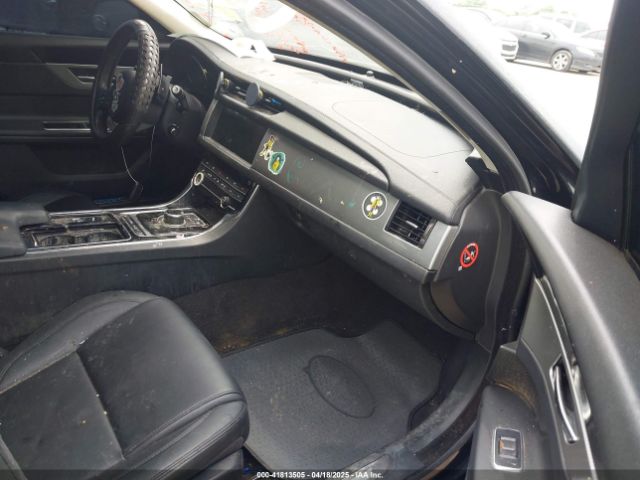 SAJBD4FX3KCY79425 Jaguar Xf 25t Premium