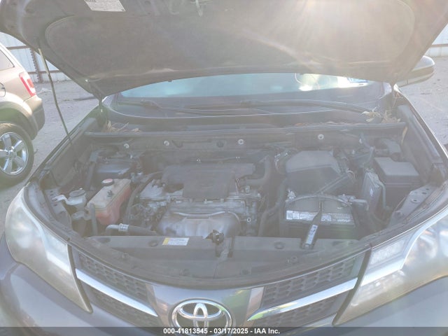 JTMZFREV5FJ049843 Toyota RAV4 LE
