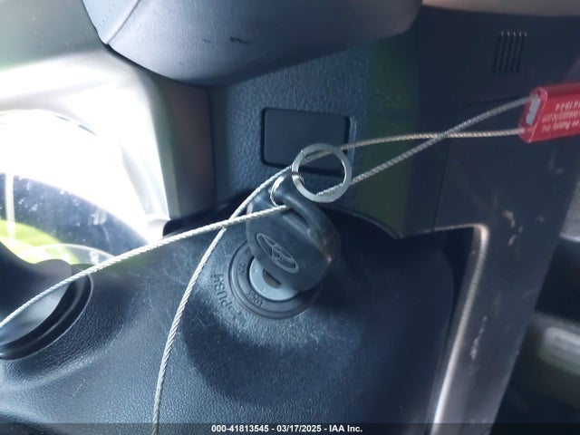 JTMZFREV5FJ049843 Toyota RAV4 LE