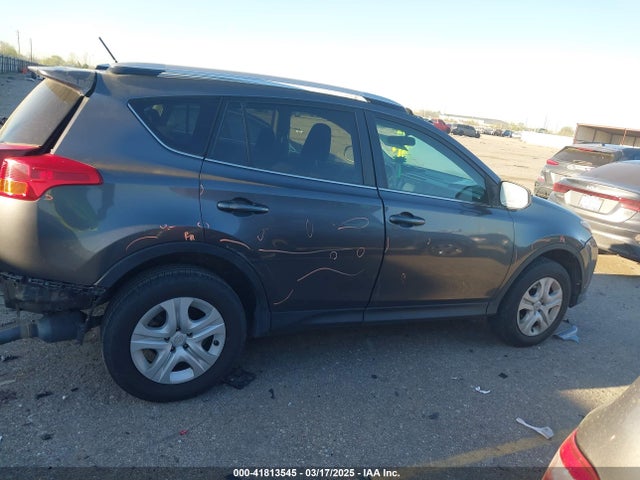 JTMZFREV5FJ049843 Toyota RAV4 LE