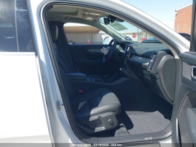 YV4L12UK5R2226924 Volvo Xc40 B5 Core Bright Theme