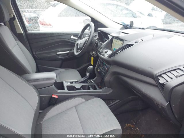 1FMCU9GD3HUA98245 Ford ESCAPE SE