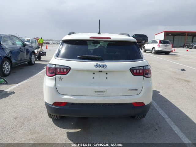 3C4NJCBB7MT580777 Jeep Compass Latitude Fwd