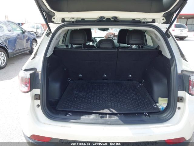 3C4NJCBB7MT580777 Jeep Compass Latitude Fwd