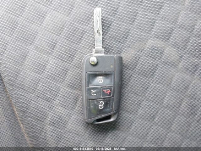 3VV1B7AX7KM013381 Volkswagen Tiguan 2.0t S
