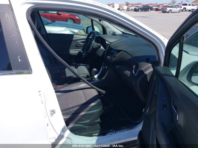 KL7CJLSB5KB849555 Chevrolet Trax Lt