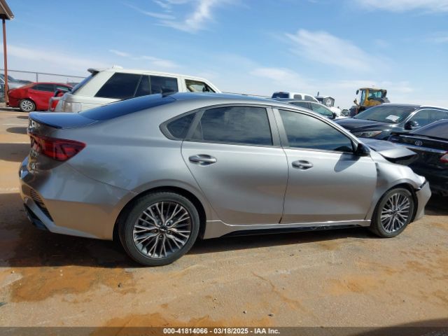 3KPF54AD3PE586232 KIA Forte Gt-line