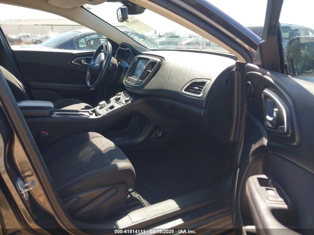 Chrysler 200 Limited 2015 1C3CCCAB4FN667823 Image 5