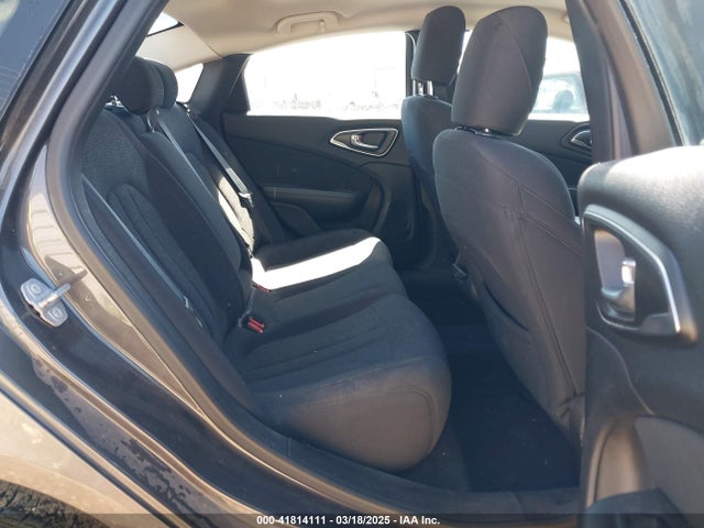 Chrysler 200 Limited 2015 1C3CCCAB4FN667823 Image 8