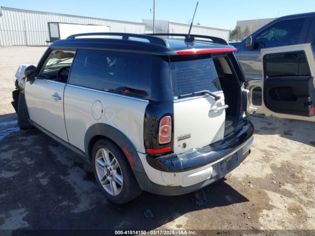 2011 MINI COOPER CLUBMAN WMWZF3C53BT188137 Photo 2