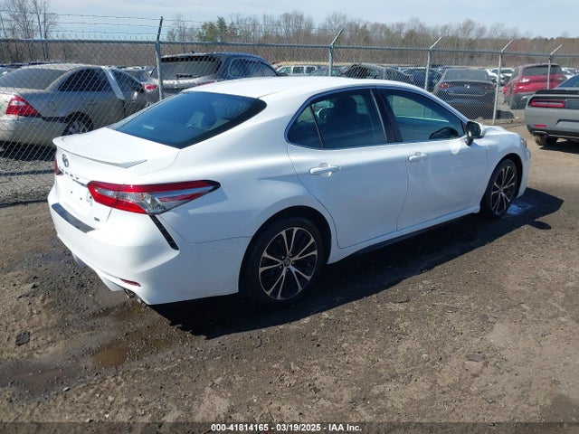 4T1B11HK4JU043294 Toyota CAMRY SE