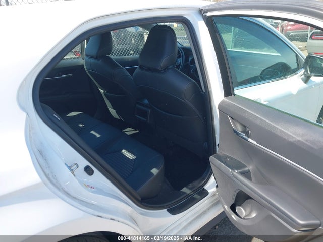 4T1B11HK4JU043294 Toyota CAMRY SE
