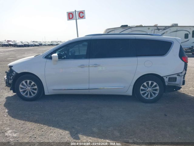 2C4RC1EG5JR293931 Chrysler Pacifica Touring L Plus