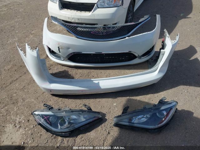2C4RC1EG5JR293931 Chrysler Pacifica Touring L Plus