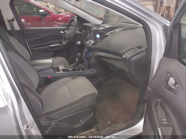 1FMCU9G99HUA37784 Ford ESCAPE SE
