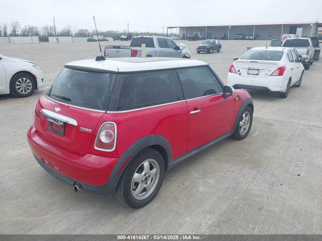 2011 MINI COOPER WMWSU3C54BT092301 Photo 3