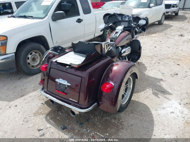 2018 HARLEY-DAVIDSON FLHTCUTG 1HD1MAD15JB855458 Photo 3