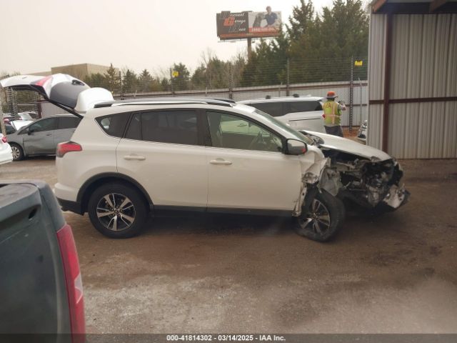 JTMWFREV2JJ730568 Toyota Rav4 Xle