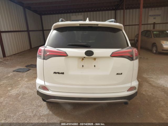 JTMWFREV2JJ730568 Toyota Rav4 Xle