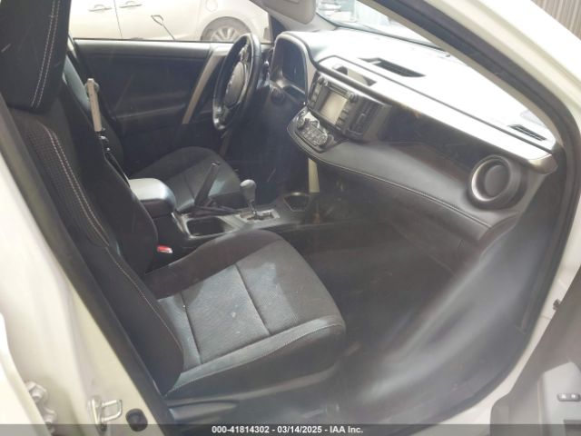JTMWFREV2JJ730568 Toyota Rav4 Xle