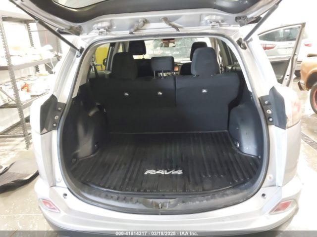 2T3BFREV3HW596227 Toyota RAV4 LE