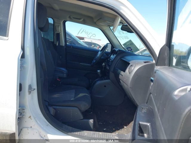 1C4NJRAB4FD393641 Jeep Patriot Sport/north