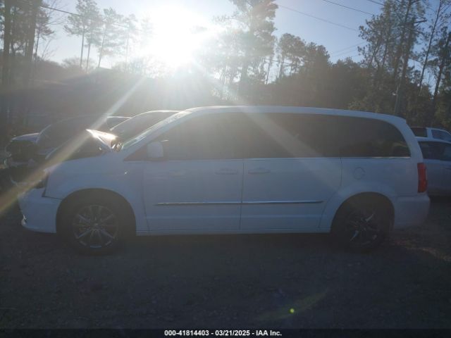 2C4RC1HG7FR742447 Chrysler Town & Country S