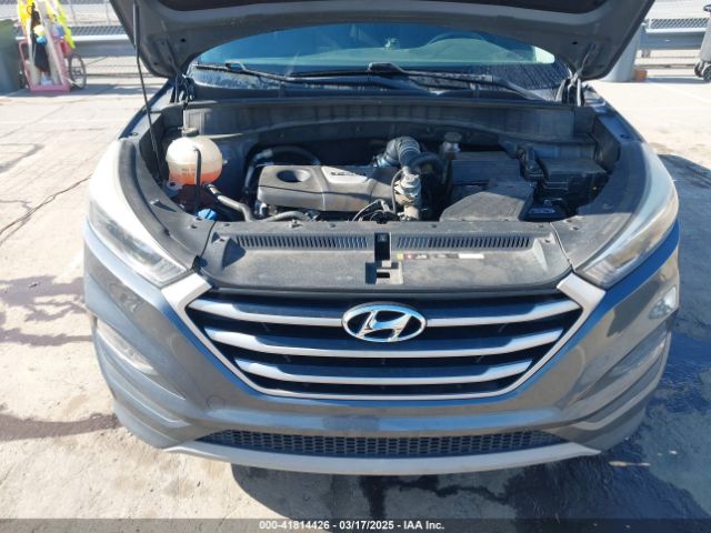 KM8J33A25HU402366 Hyundai Tucson Sport