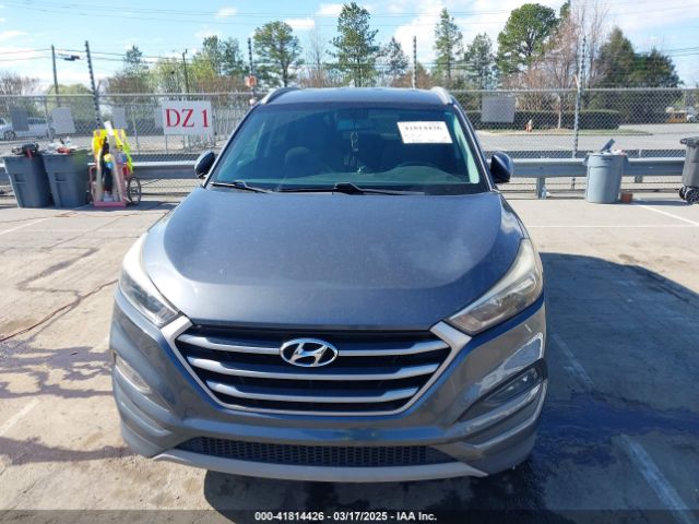 KM8J33A25HU402366 Hyundai Tucson Sport
