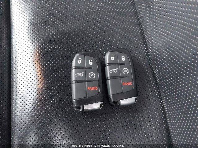 1C4RJFCG0KC554110 Jeep Grand Cherokee Overland 4x4