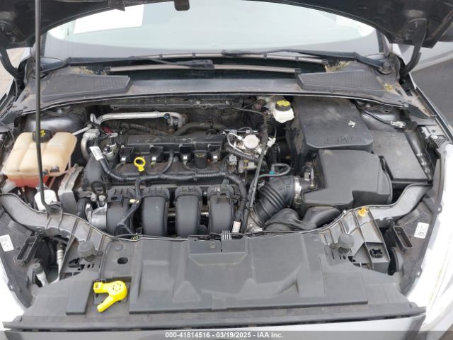 1FADP3K22JL326403 Ford FOCUS SE
