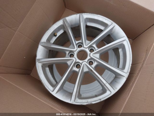 1FADP3K22JL326403 Ford FOCUS SE