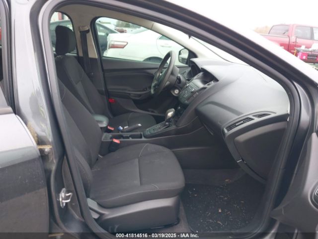 1FADP3K22JL326403 Ford FOCUS SE