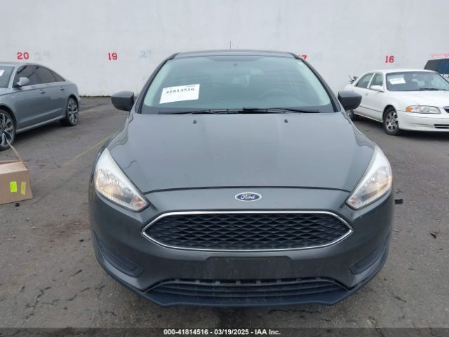 1FADP3K22JL326403 Ford FOCUS SE