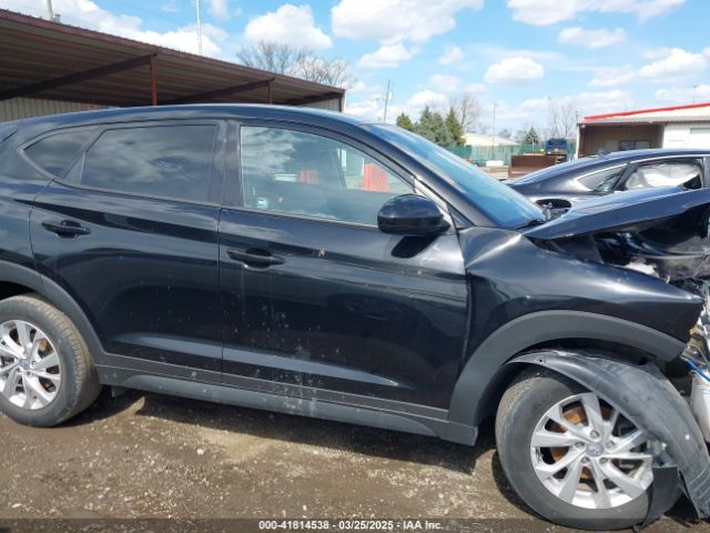 KM8J2CA46MU338935 Hyundai TUCSON SE